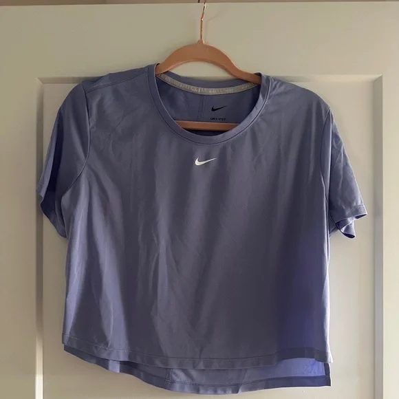 Nike Women's Lilac Crop Top - Picture 1 of 3